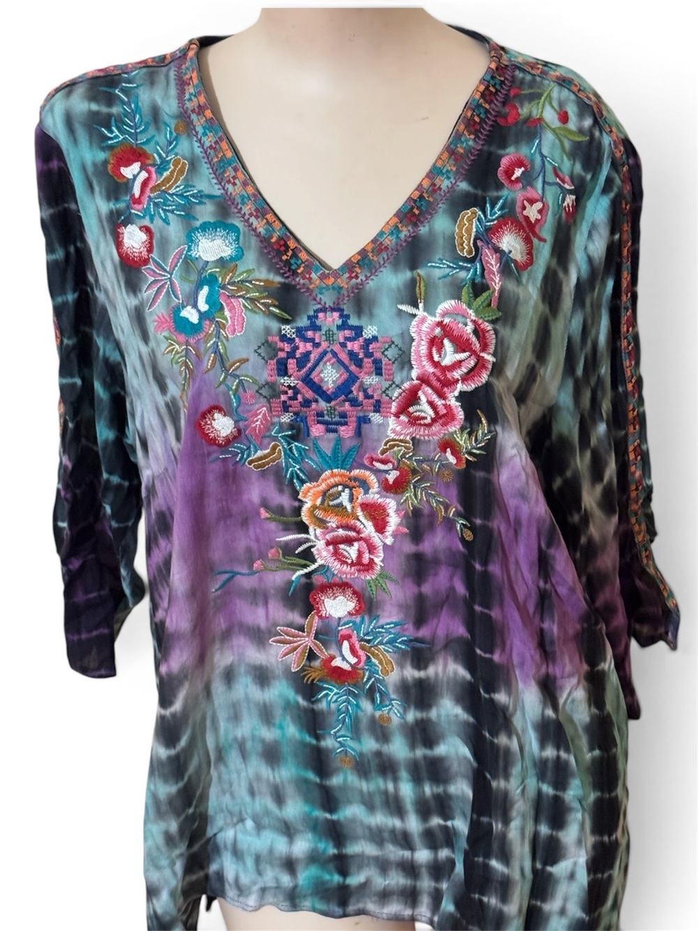 Calessa Tunic Top Purple Tie Dye Embroidered Floral Art to Wear Blouse Sz L